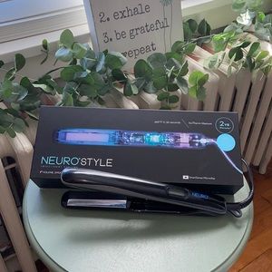Paul Mitchell Neuro Style Flat Iron